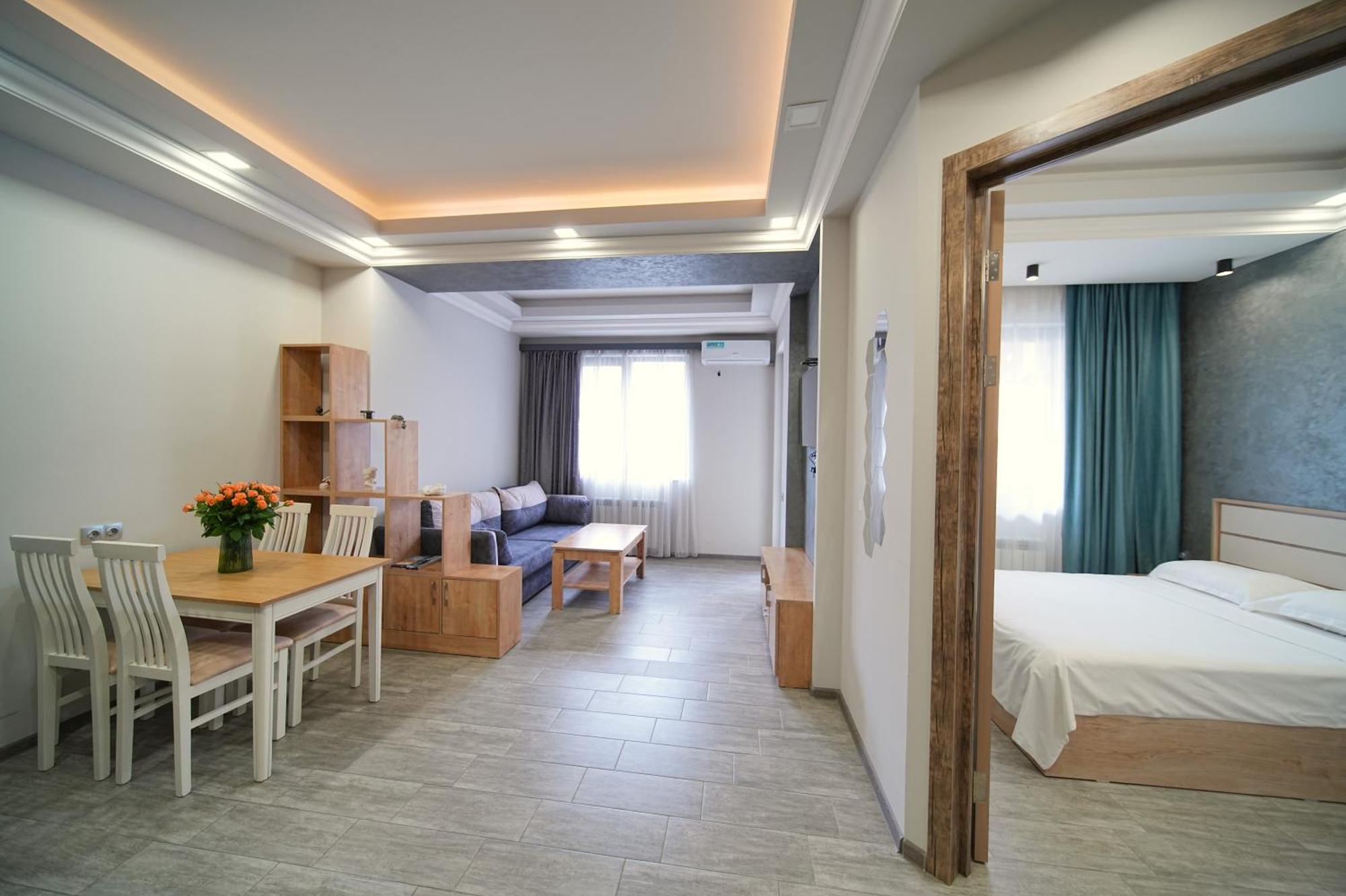 Cozy Apartments In The City Centre By Sweet Home Jereván Kültér fotó